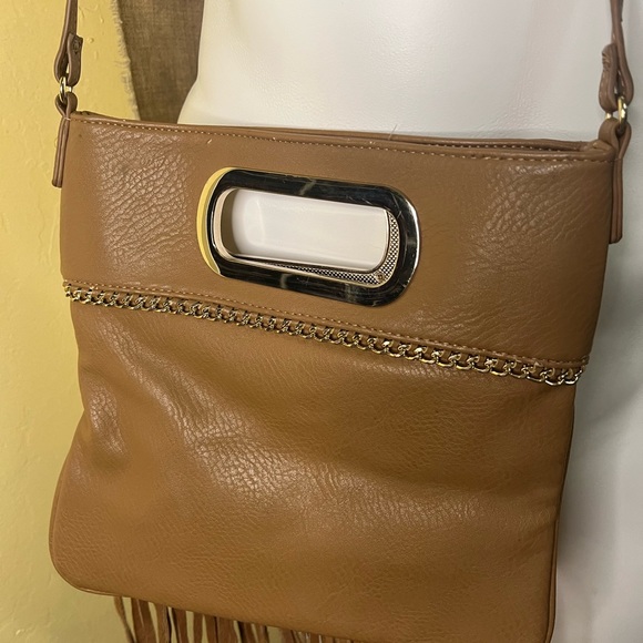Fringe Crossbody Bag - Picture 4 of 7
